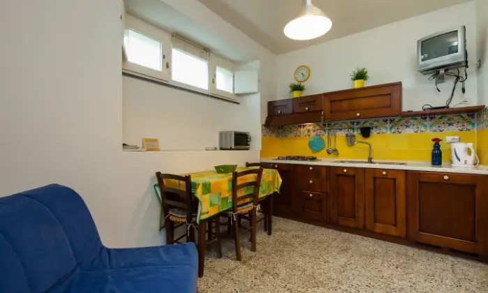 Rexer-Ceraso-Monolocale-IL-VICOLO-discrezione-e-praticit-CUCINA