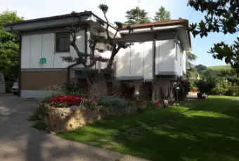Rexer-Campagnano-di-Roma-Villa-in-affitto-in-viale-Antonio-Gramsci-a-ALTRO