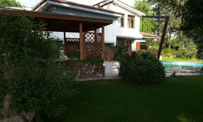 Rexer-Campagnano-di-Roma-Villa-in-affitto-in-viale-Antonio-Gramsci-a-ALTRO