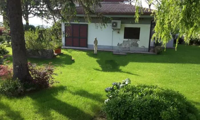 Rexer-Campagnano-di-Roma-Villa-in-affitto-in-viale-Antonio-Gramsci-a-ALTRO