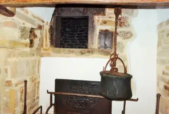 Rexer-Spoleto-Appartamento-Spoleto-Antico-Forno-centro-storico-SALONE