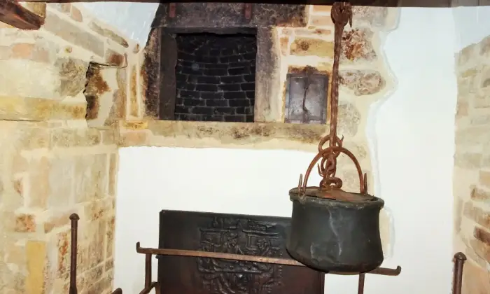 Rexer-Spoleto-Appartamento-Spoleto-Antico-Forno-centro-storico-SALONE