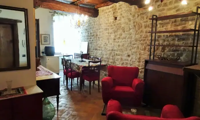Rexer-Spoleto-Appartamento-Spoleto-Antico-Forno-centro-storico-SALONE