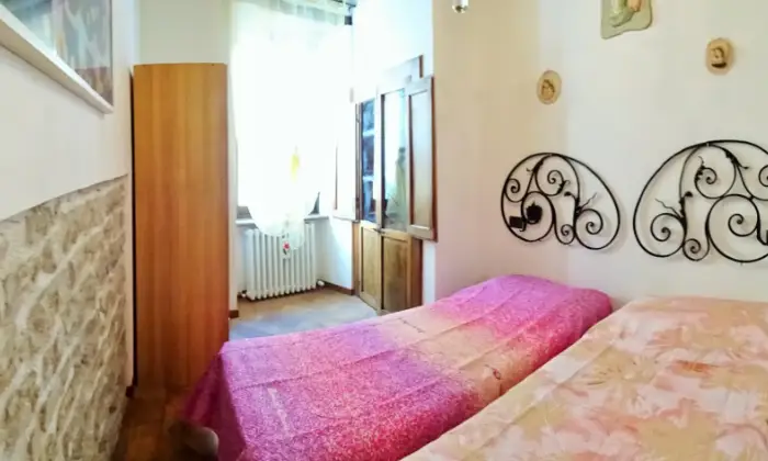 Rexer-Spoleto-Appartamento-Spoleto-Antico-Forno-centro-storico-CAMERA-DA-LETTO