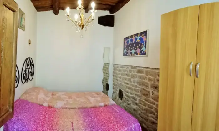 Rexer-Spoleto-Appartamento-Spoleto-Antico-Forno-centro-storico-CAMERA-DA-LETTO