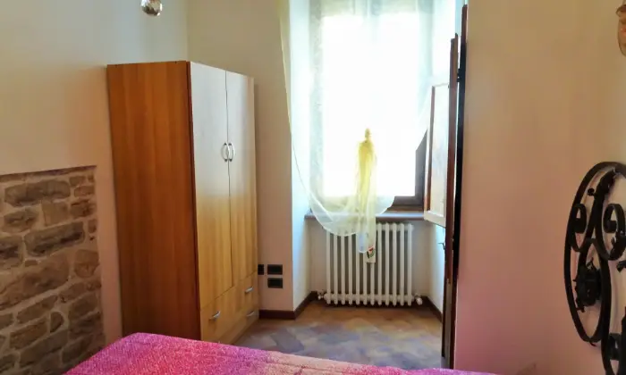 Rexer-Spoleto-Appartamento-Spoleto-Antico-Forno-centro-storico-CAMERA-DA-LETTO