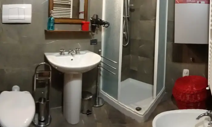 Rexer-Spoleto-Appartamento-Spoleto-Antico-Forno-centro-storico-BAGNO