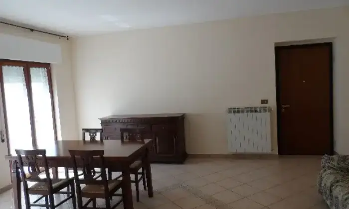 Rexer-LAquila-Trilocale-arredato-nuovo-SALONE