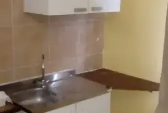 Rexer-Fara-Filiorum-Petri-Si-affitta-appartamento-Via-Vicenne-CUCINA