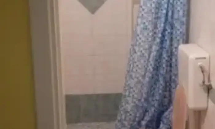 Rexer-Fara-Filiorum-Petri-Si-affitta-appartamento-Via-Vicenne-BAGNO