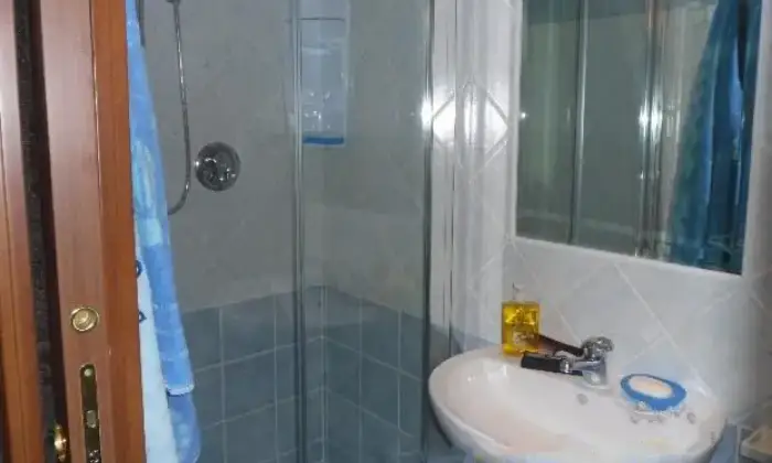 Rexer-Cagnano-Amiterno-Appartamento-in-affitto-al-secondo-piano-BAGNO
