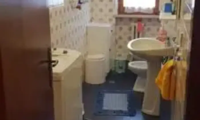 Rexer-Jesi-Appartamento-NON-AMMOBILIATO-zona-Tabano-BAGNO