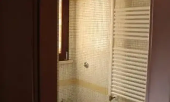 Rexer-Ancona-Bilocale-in-zona-servitissima-BAGNO