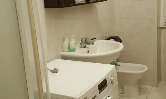 Rexer-Milano-Affittasi-stanza-singola-in-bilocale-BAGNO