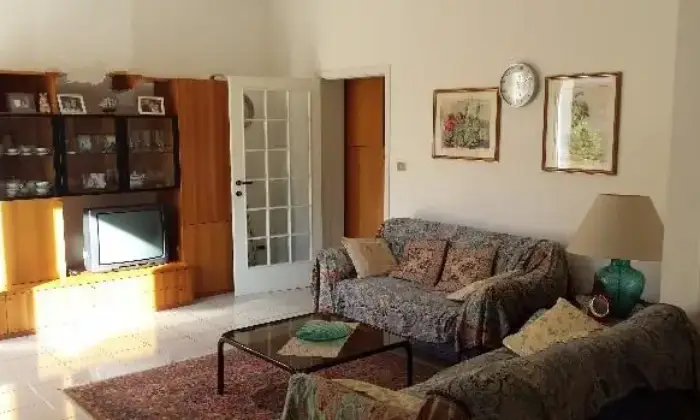 Rexer-Fano-Affitto-di-Casa-indipendente-in-via-Giotto-SALONE