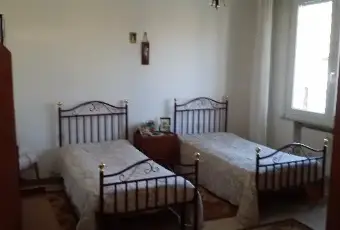 Rexer-Fano-Affitto-di-Casa-indipendente-in-via-Giotto-CAMERA-DA-LETTO