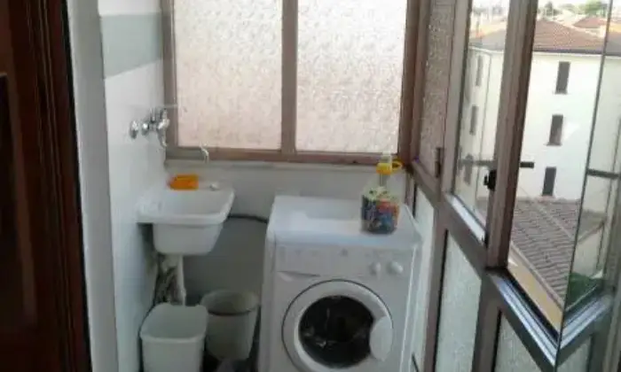 Rexer-Viterbo-Stanze-in-appartamento-BAGNO