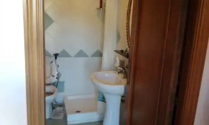 Rexer-Viterbo-Stanze-in-appartamento-BAGNO