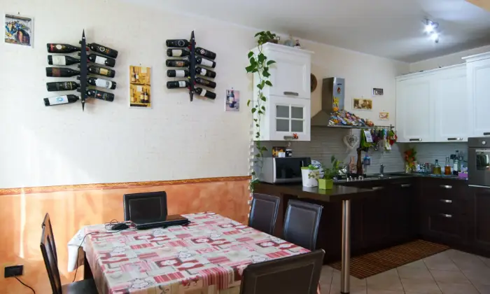 Rexer-Canale-Monterano-Appartamento-in-via-montecavallo-Canale-Monterano-CUCINA