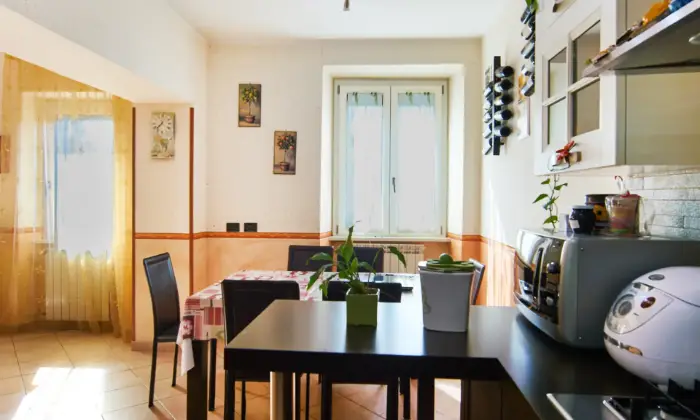 Rexer-Canale-Monterano-Appartamento-in-via-montecavallo-Canale-Monterano-CUCINA