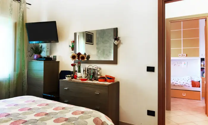 Rexer-Canale-Monterano-Appartamento-in-via-montecavallo-Canale-Monterano-CAMERA-DA-LETTO