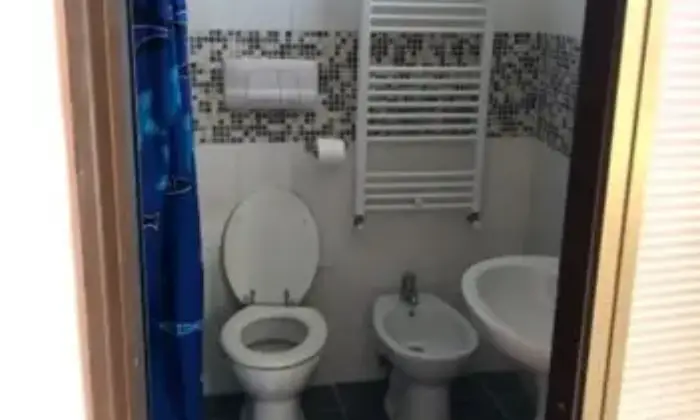 Rexer-Monteroduni-Casa-singola-su-piazza-principale-BAGNO