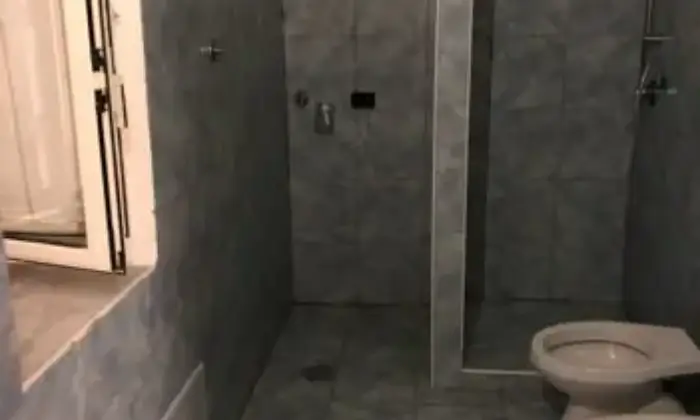 Rexer-Portici-Bilocale-ristrutturato-BAGNO
