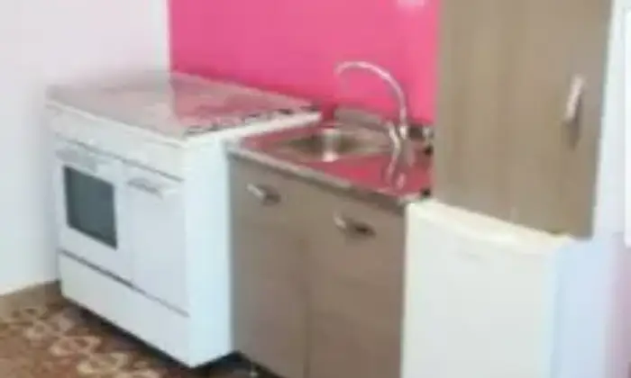 Rexer-Napoli-Bilocale-a-stuendilavoratorinon-residenti-CUCINA