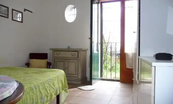 Rexer-SantAngelo-dei-Lombardi-Bicamera-con-giardino-in-centro-storico-CAMERA-DA-LETTO