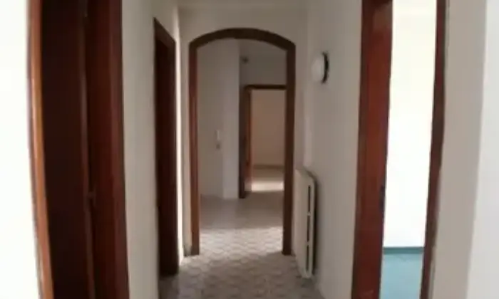Rexer-Capodrise-Quadrilocale-in-affitto-in-via-Fratelli-Bandiera-CUCINA