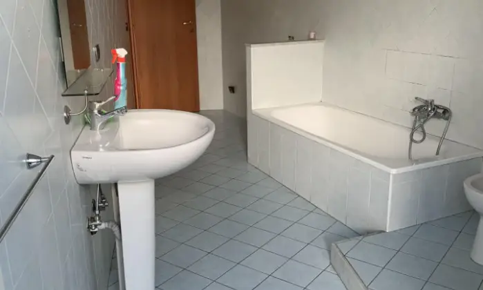 Rexer-Marano-di-Napoli-Appartamento-zona-camaldoli-BAGNO