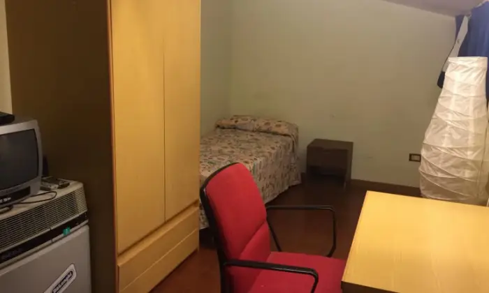 Rexer-COSENZA-Stanza-singola-per-ragazze-a-Cosenza-CAMERA-DA-LETTO