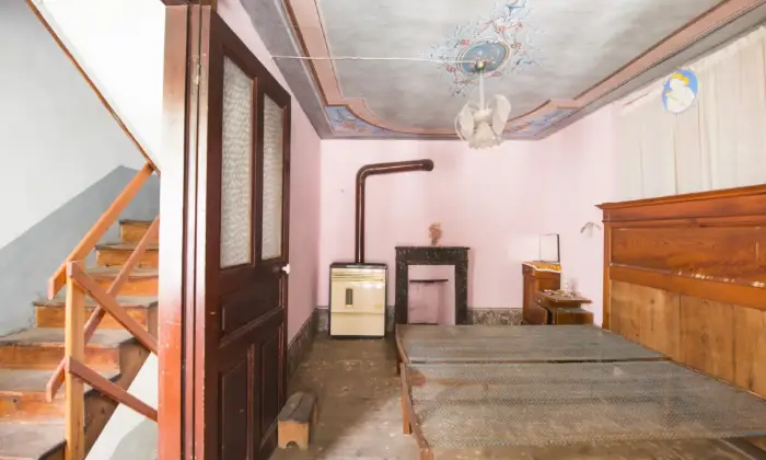 Rexer-Cravagliana-Casa-indipendente-da-ristrutturare-parzialmente-CAMERA-DA-LETTO