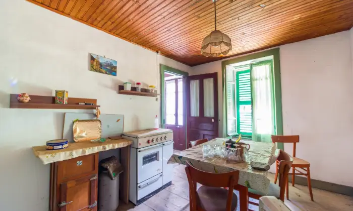 Rexer-Cravagliana-Casa-indipendente-da-ristrutturare-parzialmente-CUCINA
