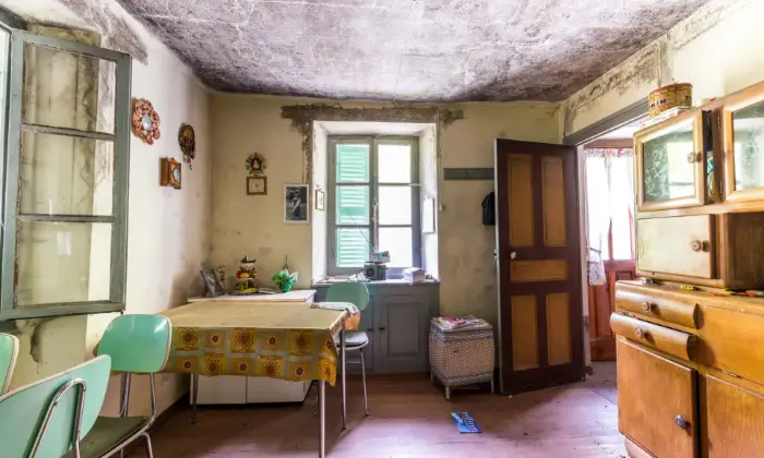 Rexer-Cravagliana-Casa-indipendente-da-ristrutturare-parzialmente-SALA