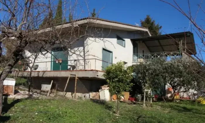 Rexer-Cerreto-Sannita-Villa-indipendente-con-uliveto-e-vigneto-ALTRO