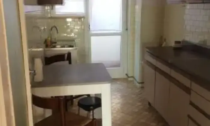 Rexer-Udine-AMPIO-BICAMERE-ARREDATO-ANCHE-BREVI-PERIODI-CUCINA