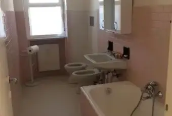 Rexer-Udine-AMPIO-BICAMERE-ARREDATO-ANCHE-BREVI-PERIODI-BAGNO