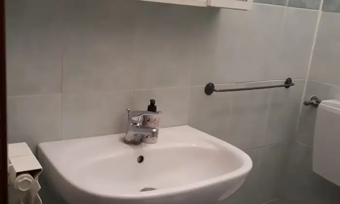 Rexer-Torino-Bilocale-via-Onorato-Vigliani-Torino-BAGNO