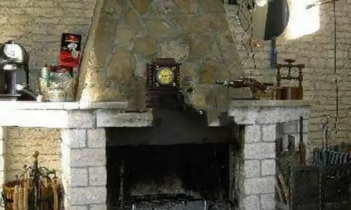 Rexer-Cusano-Mutri-Appartamento-su-due-piani-SALONE