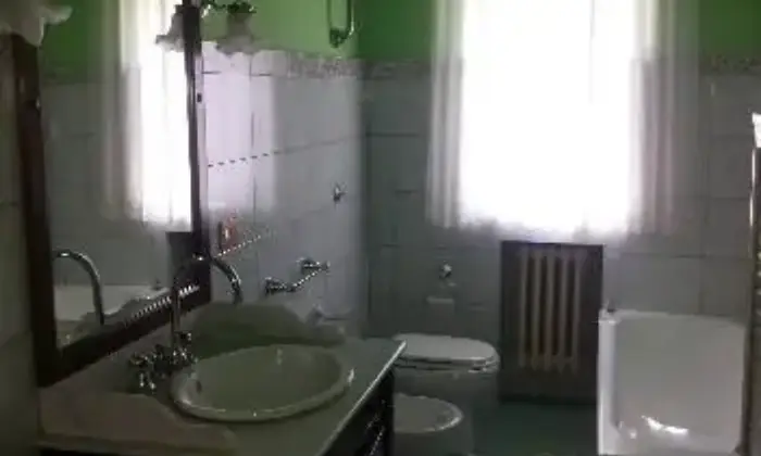 Rexer-Isernia-Attico-in-affitto-BAGNO