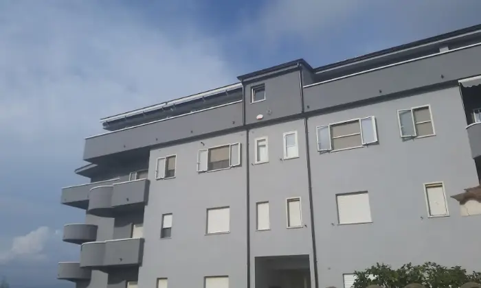 Rexer-CURINGA-VENDO-DUE-APPARTAMENTI-AL-PREZZO-DI-UNO-TERRAZZO