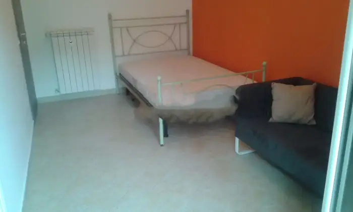 Rexer-Roma-Camera-in-affitto-in-via-amico-da-venafro-CAMERA-DA-LETTO