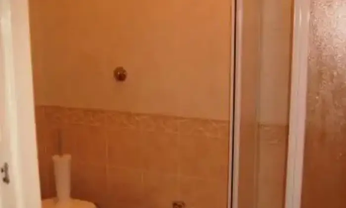 Rexer-Roma-Bilocale-nel-verde-ideale-x-coppia-o-studenti-BAGNO