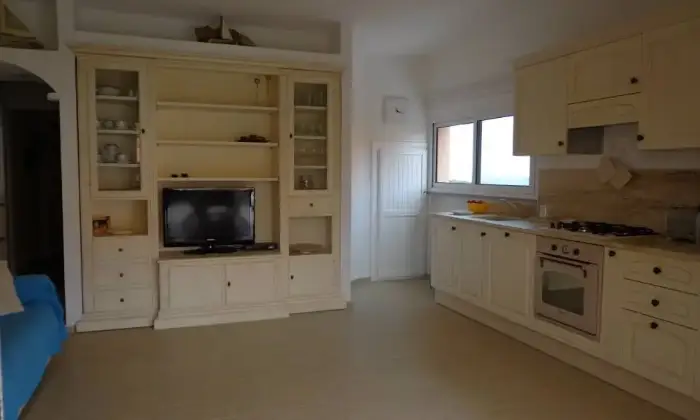 Rexer-Santa-Teresa-Gallura-Trilocale-sul-mare-SALONECUCINA
