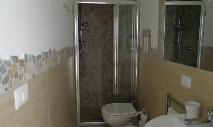 Rexer-Santa-Teresa-Gallura-Trilocale-sul-mare-BAGNO