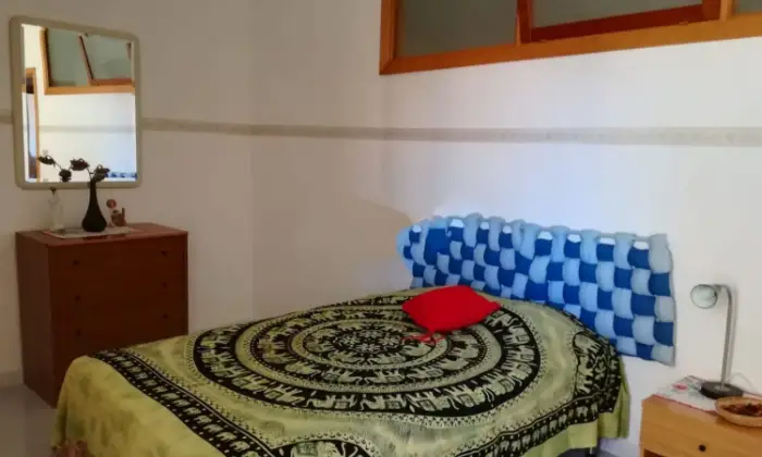 Rexer-Bonefro-Casa-indipendente-nelle-mura-del-castello-CAMERA-DA-LETTO