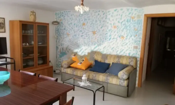 Rexer-Bonefro-Casa-indipendente-nelle-mura-del-castello-SALONE