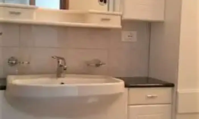 Rexer-Martina-Franca-Appartamento-trilocale-arredato-BAGNO