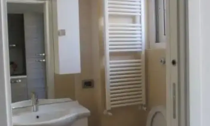 Rexer-Roma-Affitto-casa-via-Igea-BAGNO